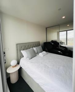 Private & Quiet Penthouse in Boutique Development