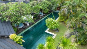 Villa Cinta Damai - Stunning & Stylish 4BR Luxury Villa in the Heart of Seminyak, Just a 10-Min Walk to the Beach