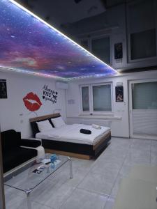 Good Day Apartments- private parking new town