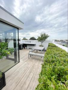 Luxury Chelsea Stay with Private Roof Terrace & 360 Views or London