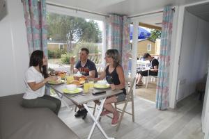 Campings Domaine Residentiel de Plein Air Odalys Kerarno : photos des chambres