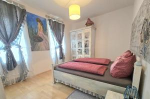 Kunst Apartment im Schwalbenhaus