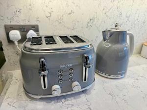 Refined Cottage Living Near Ascot & Windsor