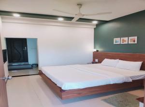 MonkeyCap Tourist Hostel