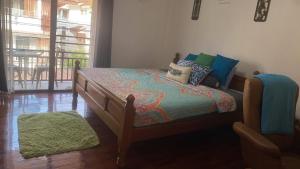 Creativitea2 Airpurifier Pet-ok mtn view balcony