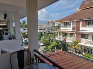 Creativitea2 Airpurifier Pet-ok mtn view balcony