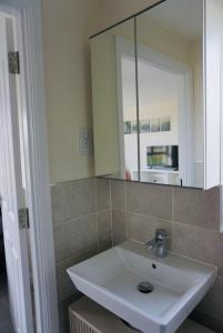 En-suite Double Bedroom with Pentland Hill View
