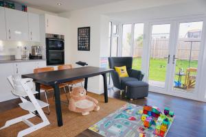 En-suite Double Bedroom with Pentland Hill View