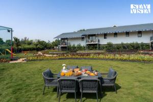 StayVista at Ridge & Root with Bonfire, Jacuzzi