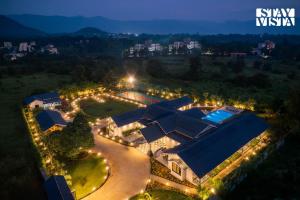 StayVista at Ridge & Root with Bonfire, Jacuzzi