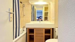 Jolie maison à étage en résidence avec piscine