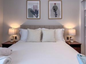 Beautiful brand new Beach Condo w Picuzzi