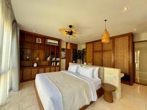 Luxury Berawa Private 3BR Villa With Butler