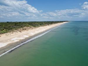 Location dans résidence avec piscine proche plage