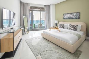 Frank Porter - The Vogue, Business Bay