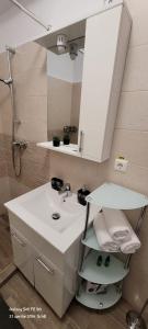 John Residence Aparthotel Brasov with Parking Option