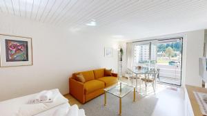 Apartment Skyline 204