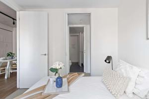 Cozy 2BR Retreat Steps from Melbourne Central