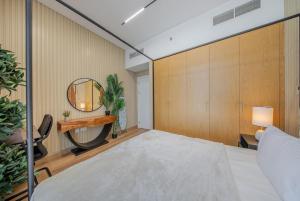 2BR Luxurious Apt On Top Floor in Alef AlMamsha