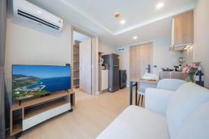 Brand new 1 BR apt 403 at Space Condo near Boat Avenue