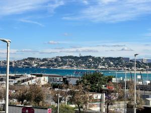 Appartement charmant avec vue mer et port