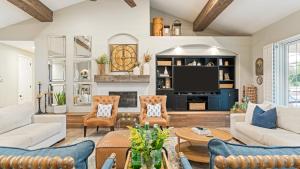 41 Palms Estate by AvantStay Indoor Pickleball Pool Hot Tub Outdoor Kitchen