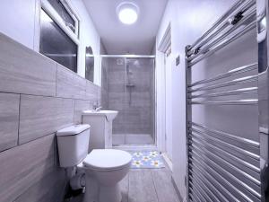 Beautiful, modern and spacious one-bedroom apartment, fully equipped with free parking