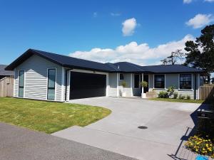 Beach days and cozy stays - sleeps seven - Ubytování bez kategorie ve městě Tauranga