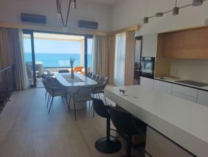 Beachfront penthouse Pearl