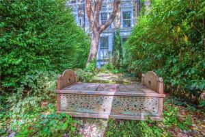 Charming Flat Near Holland Park