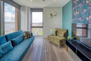 Relax in Style at our Cosy & Modern 2-Bed Flat