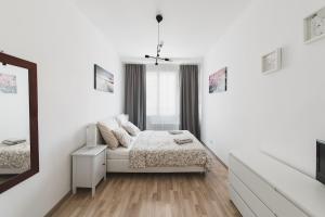 Dlouha Hemingway apartment