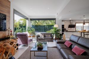 Casa Moderna con Piscina