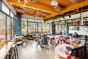 Modern 1 Bedroom in Westlands, AC, Pool, Gym & PS4