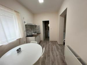 Prenociste-apartmani Laki S