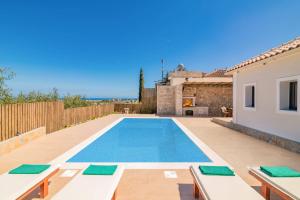 Villa Halakas by Villa Plus