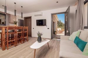 Villa Halakas by Villa Plus