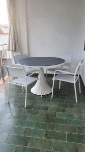 Apartament gran amb gran balco i pati interior