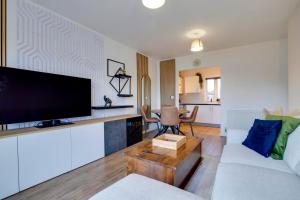 Pass the Keys Stylish and Modern Flat with Free Parking