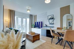 Pass the Keys Stylish and Modern Flat with Free Parking