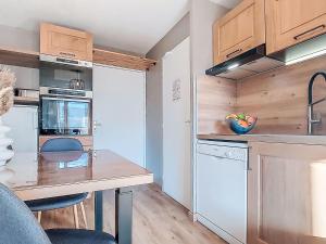 Apartment Cimes de Caron 2207 by Interhome