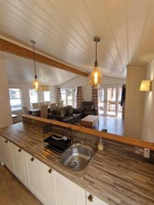 Hot Tub Lake District Lodge - Windermere