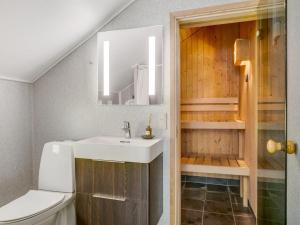 Holiday Home Eisa - 300m to the fjord by Interhome