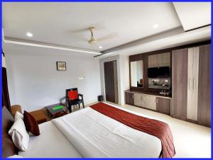 Rooftop Sea View Boutique Shivangi Hotel Near Jagannath Temple 1400m - Restaurant- Lift and Free Parking Facilities - Fully Air Conditioning Premium Rooms- Best Sea Beach Hotel In Puri