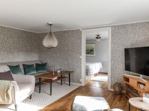 Holiday Home Skjutsmåla by Interhome