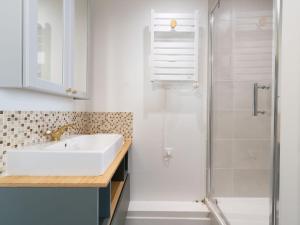 Apartment Le Grillon-2 by Interhome