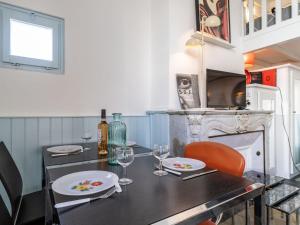 Apartment Le Grillon-2 by Interhome