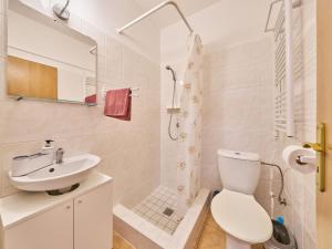 Apartment U Švýcarského dvora II by Interhome