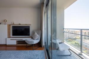 Nomad Horizon Spacious Apartment with Pool & Gym