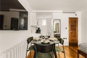 Bright Kensington Studio